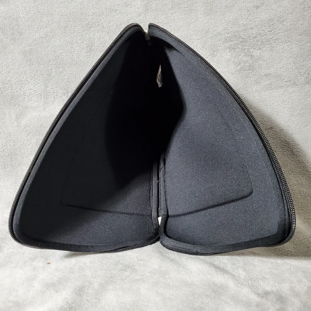 Belkin Neoprene Sleeve for F8N215 Netbook or Other Brand 7 x 10 Tablets